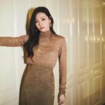 Jane Zhang Instagram - #fendi霓虹镜像 ❤️派对很酷，月色很美