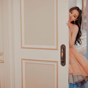 Jane Zhang Instagram - 上海迪士尼度假区五周年庆典～今天起看完烟花可以听到我的歌哦😁