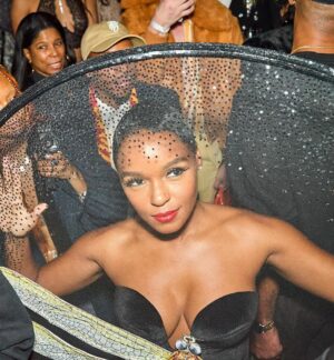 Janelle Monáe Instagram - All the fly dragons.💋🐉🪰