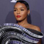Janelle Monáe Instagram – 💋🛸❤️🔥🛸💋
#superbowl #nflhonors #kansascitychiefs #letsgo