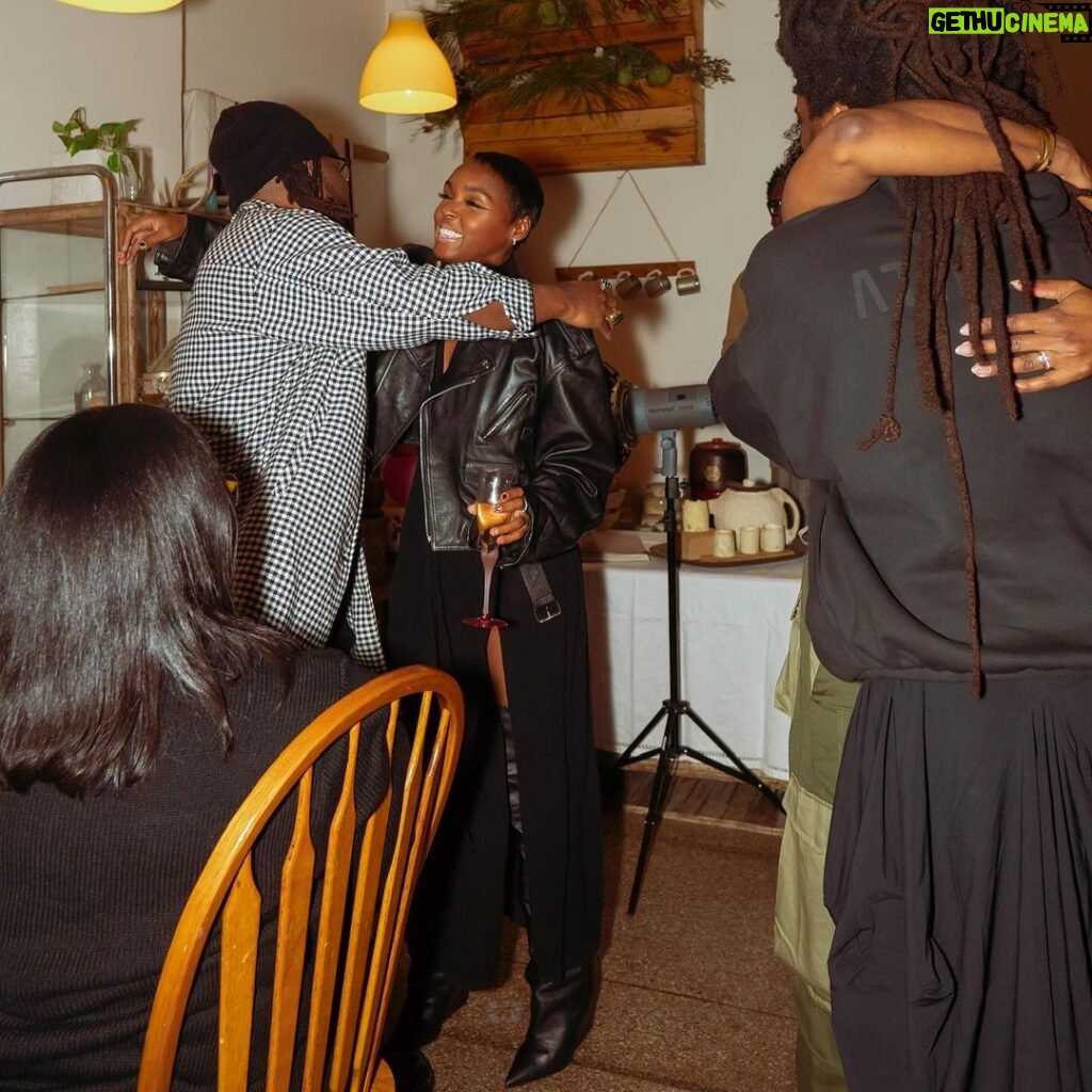 Janelle Monáe Instagram - The love. The smiles. The camaraderie. The art. Wondaland. 🥹 Special thank u to my team, Wondaland MGMT, and the legendary Woodspoon restaurant for curating this special moment. 📷: @kalogenic