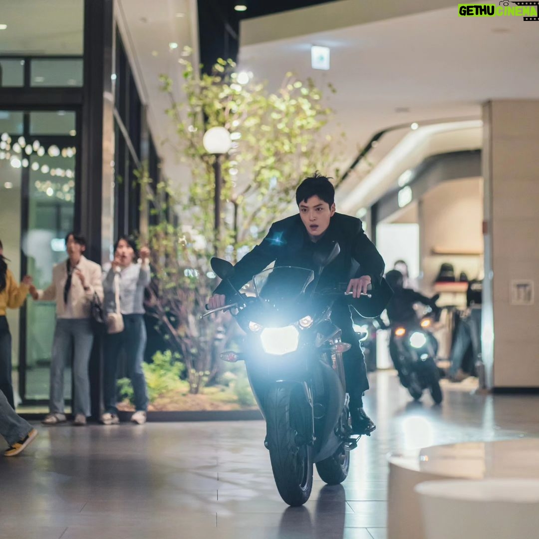 Jang Seung-jo Instagram - #이재곧죽습니다 🏍🏍🏍 #12월15일오픈 #티빙오리지널