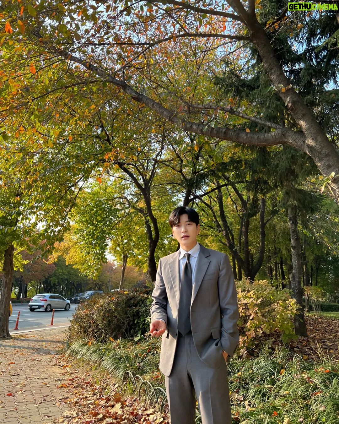 Jang Seung-jo Instagram - #남이데이 #오늘밤9시 #하라와은범이는_과연🤔