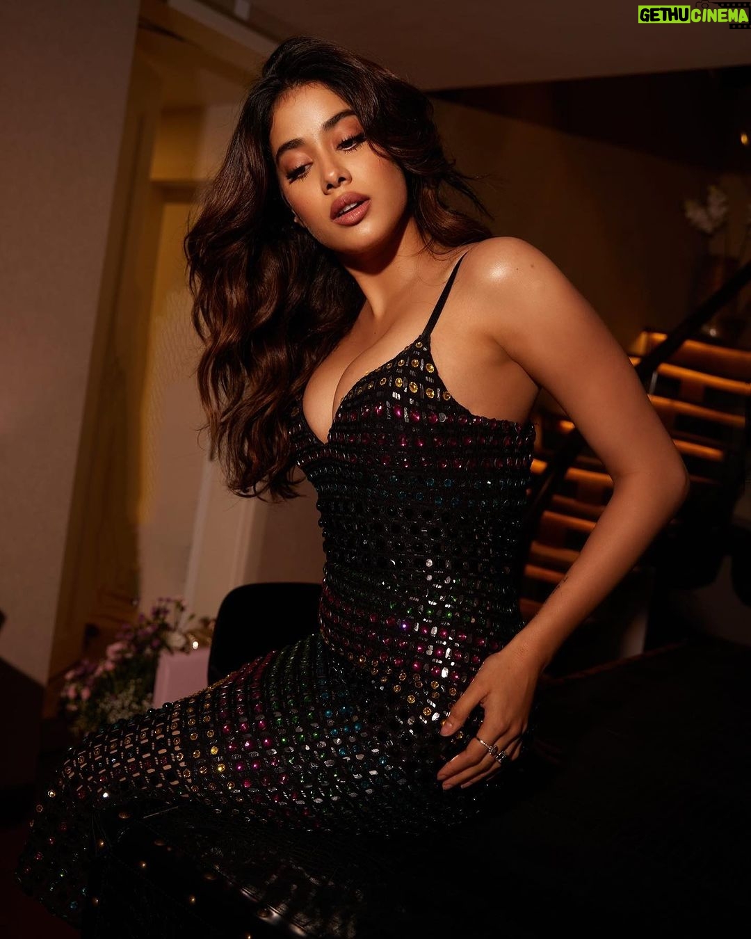 Janhvi Kapoor Instagram - dinner on the go 🥗🥡🍽️