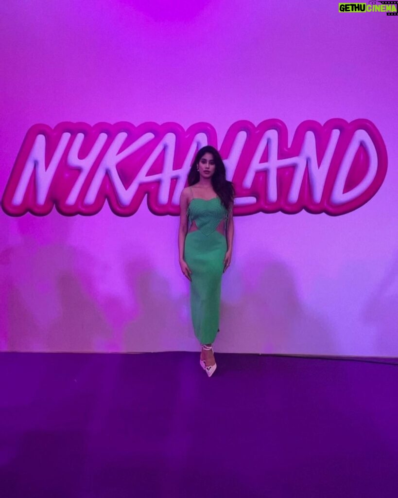 Janhvi Kapoor Instagram - #Nykaaland 💋 buy your tickets and experience this fun and magical land of beauty NOW!