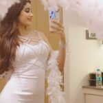 Janhvi Kapoor Instagram – Call me Gen Z-eenat 🪩 #MadeToBeIconic
