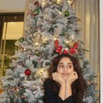 Janhvi Kapoor Instagram - Merry Christmas 🎄😘 ✨
