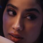 Janhvi Kapoor Instagram - RENÉE Dark Desire, a fragrance that’s irresistibly bold! Get yours on www.reneecosmetics.in #Ad #ReneeCosmetics #PremiumPerfume #Perfume #DarkDesire #LongLasting #ReneeEveryday