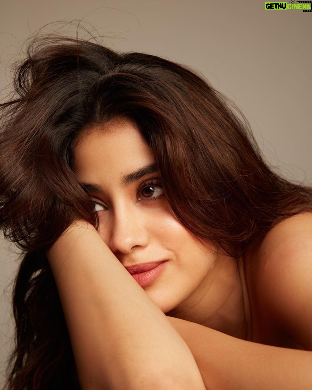 Janhvi Kapoor Instagram - post pack up portraits of a dreamer