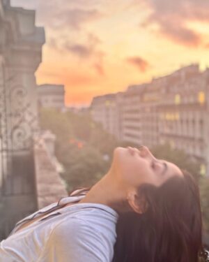 Janhvi Kapoor Instagram - Eat Pray Love
