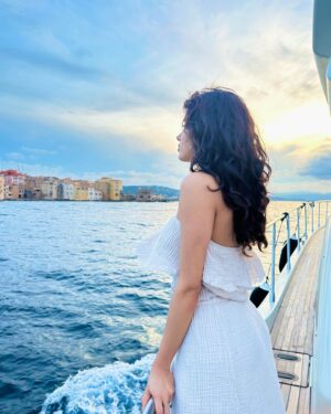 Janhvi Kapoor Instagram - Eat Pray Love