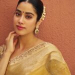 Janhvi Kapoor Instagram - Happy Ganesh Chaturthi 💕