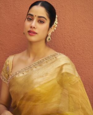 Janhvi Kapoor Instagram - Happy Ganesh Chaturthi 💕