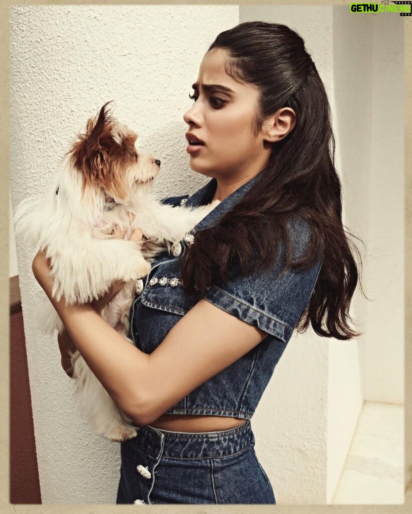 Janhvi Kapoor Instagram - dog day afternoon 🐶
