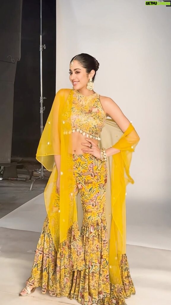Janhvi Kapoor Instagram - A festive BTS💛🪷Get ready like our favourite star @janhvikapoor with @gajra.gang and @NykaaFashion, in the all new @rishiandvibhuti collection, Tyohar, an exclusive designer wear collection!✨🩷 This jaw dropping style is one of my absolute favourites and perfect for the festive season✨ Head to @nykaafashion so shop this stunning sharara set🛍️ #NykaaFashion #staystylish #GajraGang #RishiAndVibhuti #JanhviKapoor #Tyohar #NewArrivals #Indianwear #FestiveStyles #FestiveCollection #Diwali #Fashion #Explore # Trending