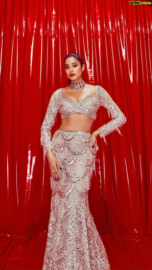 Janhvi Kapoor Instagram - So honoured to have had the opportunity to participate in such a big moment in history, the grand launch of the @jioworldplaza & thank you @manishmalhotra05 for having me walk for your spectacular show with my favourite @karanjohar ❤️ and the iconic @therealkarismakapoor 💕 #NewOrderOfStyle #MumbaiAtThePlaza #JioWorldPlaza