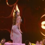 Janhvi Kapoor Instagram - What a blast I had and what an honour it was to dance on the songs of my favourite and most iconic Hindi cinema Queens! An opportunity I will cherish forever ❤️ @filmfare Also shoutout to the best team and best hypemen ever as you can tell @savleenmanchanda @marcepedrozo @vaishnavpraveen @jerrydsouzaofficial @sanjayshettyofficial