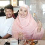 Janna Nick Instagram - So far misha ok tak? #suratdarituhan Rindu 🥹 Pink abaya from @do_buy_abaya