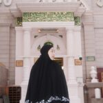 Janna Nick Instagram - Rezeki dapat masuk ke raudah dengan keadaan yang tenang. Thanks Datin @norhafizahsaad bawak masuk raudah🥹 Thank you @arrayyanhijrah permudahkan urusan umrah kami. Masjid Nabawi Madinah Al Munawaroh