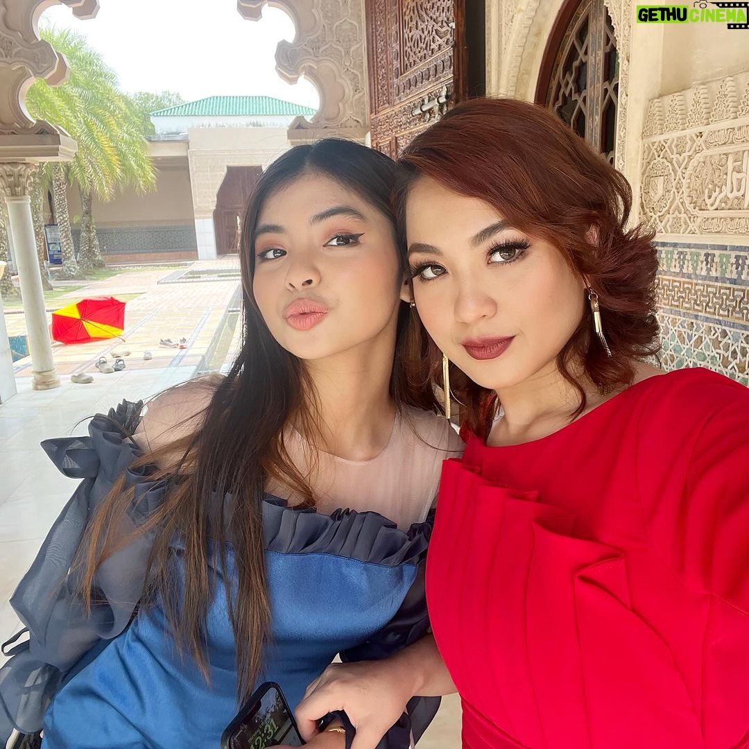 Janna Nick Instagram - بِسْمِ اللَّهِ الرَّحْمَنِ الرَّحِيم Semoga drama & watak watak dalam drama #suratdarituhan yang akan ditayangkan mulai malam ini akan dapat memberikan nilai yang baik & pengajaran pada yang menonton. MISHA #suratdarituhan