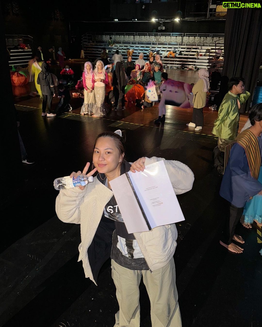 Janna Nick Instagram - Bismillahirahmanirahimm… Doa kan kami @teaterpakpandirdanlabuajaib untuk first day show yang bermula hari ini. Thanks kepada semua yang dah beli tiket. Jumpa nanti. Yang belum beli…masih sempat beli. Link tiket di Bio👆🏻 Istana Budaya
