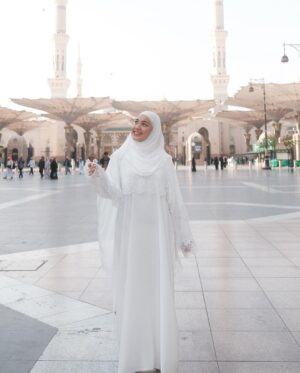 Janna Nick Instagram - Janna doakan semoga korang semua dapat rezeki datang sini. 

Juga doakan agar @teaterpakpandirdanlabuajaib 
Mendapat sambutan ramai & ticket habis dijual 🙏