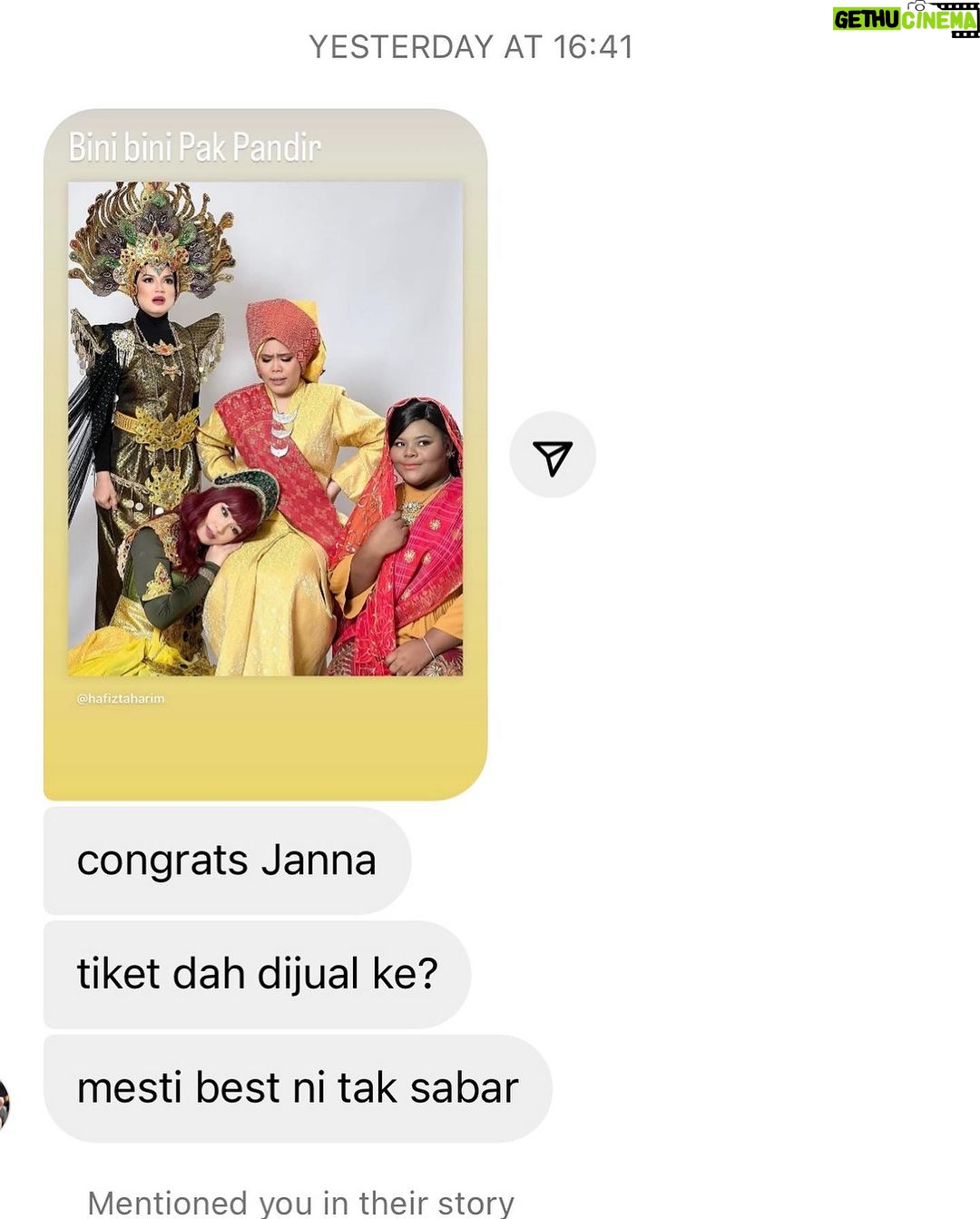 Janna Nick Instagram - Teater kitaorang dah tak lama dah. Tapi ticket belum boleh purchase. So sabar ye 🙏 Will update soon! #teaterpakpandirdanlabuajaib @teaterpakpandirdanlabuajaib Save date dulu 13,14,15 October ni! Kalau ada yang berminat nak sponsor makan / apa apa waktu kitaorang training. Boleh contact Aina ( +60 19 396 9131 )