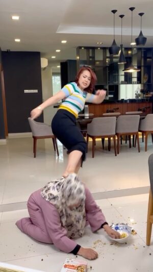 Janna Nick Instagram - Sayang isteri tangan tangankan 
Sayang mak mertua kaki kaki kan 🥺 #suratdarituhan 
@sheilahassan