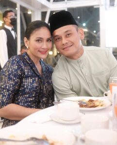Janna Nick Instagram - Congrats shaaa ❤️ Semoga Allah utuhkan rasa kasih & cinta korang sampai syurga ! @shahilaamzah @ubaimz