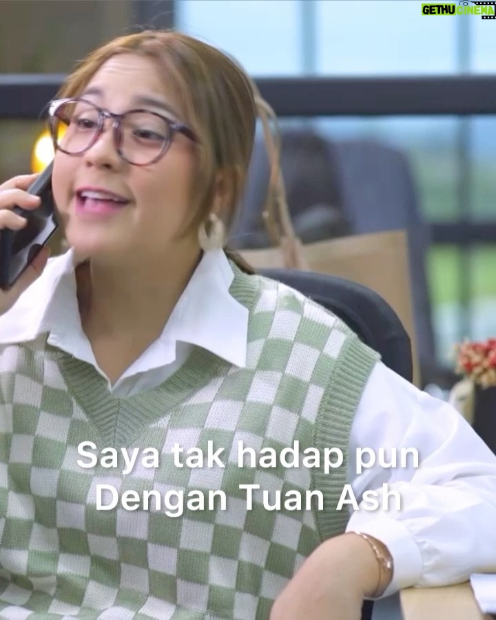 Janna Nick Instagram - Macam la kita nak dekat boyfriend dia😛 #CikPATuanAsh rabu & khamis 6petang di @tv3malaysia