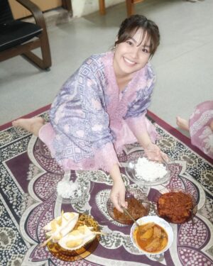 Janna Nick Instagram - Paling favorite ayam masak merah Tok Minah.

Apa makanan favorite yang Nenek korang masakkan?