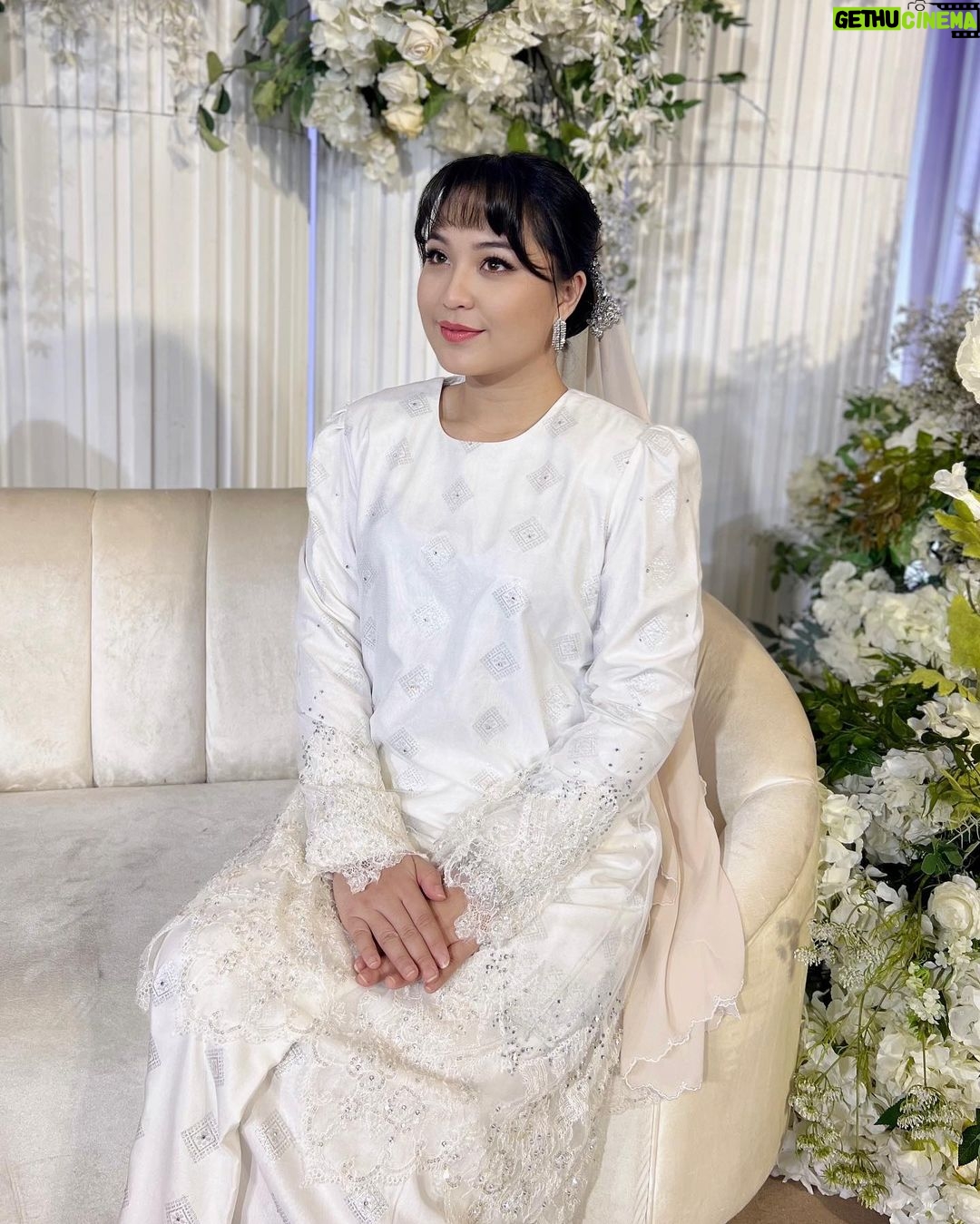Janna Nick Instagram - بِسْمِ اللهِ الرَّحْمٰنِ الرَّحِيْمِ Lara & Zafir Selamat di ijabkabulkan Semoga tabah melayari bahtera perkahwinan. The calm before the storm ☔️ ( swipe left to see hadiah kahwin) #bukanputerilindunganbulan