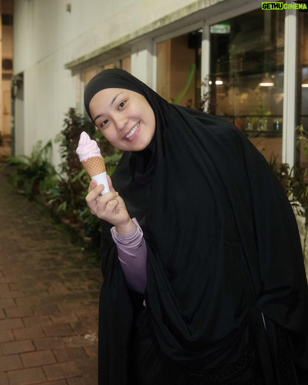 Janna Nick Instagram - Done terawih & ice cream 🍦! Korang boleh tengok #puterilindunganbulan Sekarang ok ❤️
