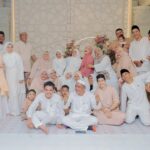 Janna Nick Instagram - ٱلْحَمْدُ لِلَّٰهِ Genap seminggu perkahwinan kami berdua. Majlis bacaan yassin & doa selamat serta ceramah daripada Ustaz Wadi Anuar bertajuk “mempimpin isi rumah ke syurga” Setinggi tinggi penghargaan & jutaan terima kasih buat @ustazwadiannuar yang kami hormati. Jemput saksikan #walimatulurusjannadini 9 malam ini exclusive hanya di Astro Ria & Astro Go. Event planner : @ngage_ Decor : @the_calla Photographer: @amirnaufalphotography Jubah: @do_buy_abaya