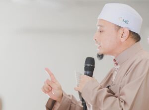 Janna Nick Instagram - ٱلْحَمْدُ لِلَّٰهِ
Genap seminggu perkahwinan kami berdua.

Majlis bacaan yassin & doa selamat serta ceramah daripada Ustaz Wadi Anuar bertajuk “mempimpin isi rumah ke syurga”
Setinggi tinggi penghargaan & jutaan terima kasih buat  @ustazwadiannuar yang kami hormati.

Jemput saksikan #walimatulurusjannadini 9 malam ini exclusive hanya di Astro Ria & Astro Go. 

Event planner : @ngage_ 
Decor : @the_calla 
Photographer: @amirnaufalphotography 
Jubah: @do_buy_abaya