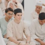 Janna Nick Instagram - ٱلْحَمْدُ لِلَّٰهِ Genap seminggu perkahwinan kami berdua. Majlis bacaan yassin & doa selamat serta ceramah daripada Ustaz Wadi Anuar bertajuk “mempimpin isi rumah ke syurga” Setinggi tinggi penghargaan & jutaan terima kasih buat @ustazwadiannuar yang kami hormati. Jemput saksikan #walimatulurusjannadini 9 malam ini exclusive hanya di Astro Ria & Astro Go. Event planner : @ngage_ Decor : @the_calla Photographer: @amirnaufalphotography Jubah: @do_buy_abaya
