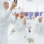 Janna Nick Instagram - Macam tengok bola eh pengantin perempuan ni. “Dengan sekali lafaz Nurul Jannah sah bergelar isteri kepada Muhamad Dini. “ #dinijanna Wedding planner: @ngage_ Nikah Dress : @wanpaofficial @miedy.daniel Makeup : @babarabeer_makeup Hijab stylist: @yumimarina Official Photographer: @project2pi Official Videographer : @cstproduction