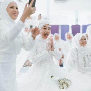 Janna Nick Instagram - Macam tengok bola eh pengantin perempuan ni.

“Dengan sekali lafaz Nurul Jannah sah bergelar isteri kepada Muhamad Dini. “

#dinijanna

Wedding planner: @ngage_ 
Nikah Dress : @wanpaofficial @miedy.daniel 
Makeup : @babarabeer_makeup 
Hijab stylist: @yumimarina 
Official Photographer: @project2pi 
Official Videographer : @cstproduction