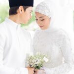 Janna Nick Instagram - Alhamdulillah, You’re my dunya & akhirah. #dinijanna Wedding planner: @ngage_ Nikah Dress : @wanpaofficial @miedy.daniel Makeup : @babarabeer_makeup Hijab stylist: @yumimarina Official Photographer: @amirnaufalphotography Official Videographer : @cstproduction