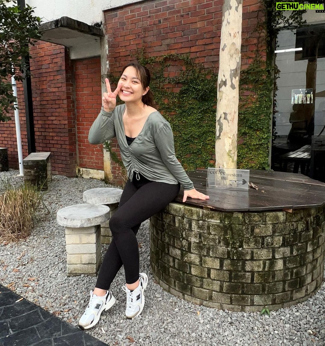 Janna Nick Instagram - Masih gigih exercise tapi lepas exercise makan yang bukan bukan eh🤣 Takpe la enjoy & trust the process. Janji tak stress.