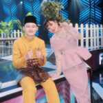 Janna Nick Instagram - Malam ni FAMILI DUO RAYA ❤️ Jangan lupa tengok tau. Lepas tu ramai ramai tag kami kat story. Raya kan sebulan 😘 #familiduoraya Stylist @miedy.daniel In @temujanji