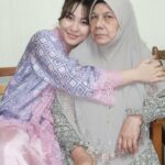 Janna Nick Instagram - Paling favorite ayam masak merah Tok Minah. Apa makanan favorite yang Nenek korang masakkan?
