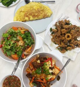 Janna Nick Instagram - Hasil masak semalam. Harini i nak masak ikan bakar, terung bakar, air asam kerisik. Dah berapa hari kita puasa, Masih belum berkesempatan pergi bazaar ramadan. Masak sendiri je la, puas hati.