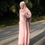Janna Nick Instagram - Sempat luangkan masa bersama kawan kawan. Berbuka bersama di majlis pelancaran product baru @mawarashid Jubah @do_buy_abaya 💐