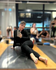 Janna Nick Instagram - Bila masuk ramadan ni, I macam tak tahu bila time yang paling sesuai nak buat hot yoga ni. Sebab dia panas, dalam sauna room & agak intense. Nak buat petang takut pengsan 🤣 Nak buat lepas berbuka takut kenyang sangat & nak pergi terawih. Waktu tidur pun dah tak sama macam sebelum ni. Sebab jam 5.30am dah bangun,Sahur & terus pergi shooting. So malam memang MALAS 🤣. Class pun sampai 9PM je paling lewat. So I macam dah lost momentum dah. Petang ni kena pergi gym jugak. If not nanti Lagi Susah nak kena start balik 😭 Korang exercise macam mana ramadan ni?
