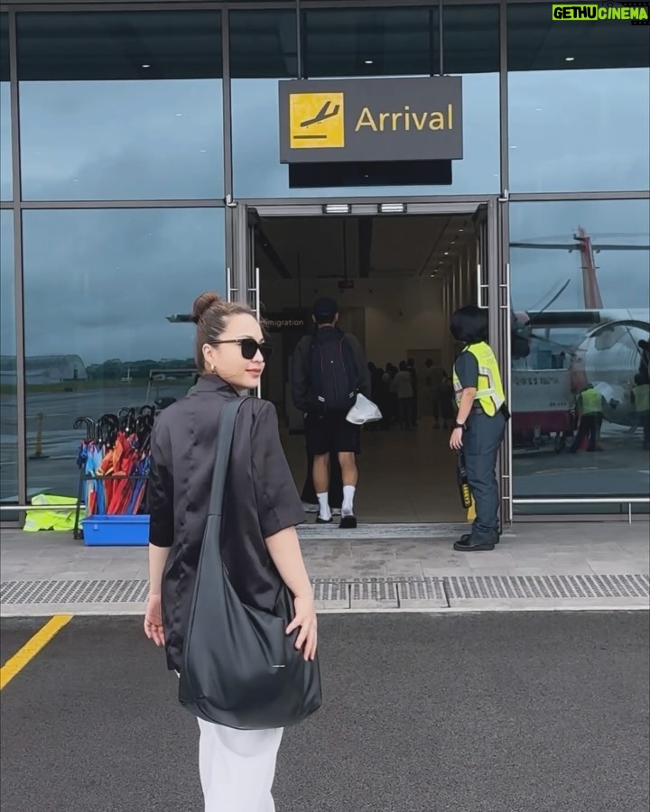 Janna Nick Instagram - touch down SINGAPORE πΈπ¬ Tak sabar nak jumpa 9 malam ni di Singapore Expo @megaxpress