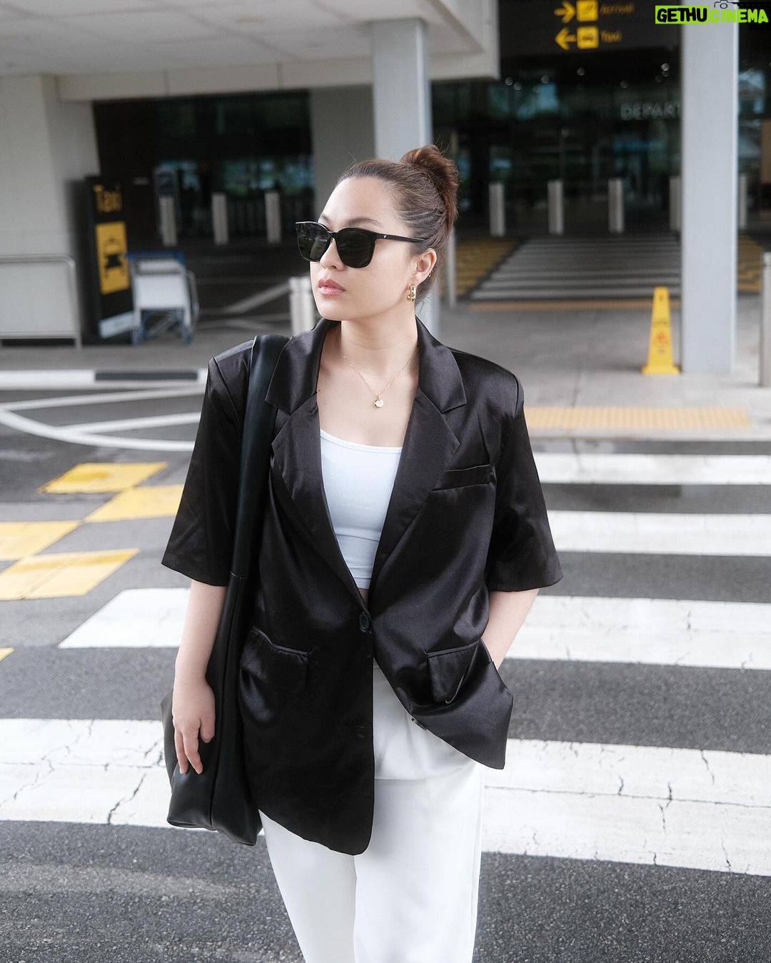 Janna Nick Instagram - touch down SINGAPORE πΈπ¬ Tak sabar nak jumpa 9 malam ni di Singapore Expo @megaxpress