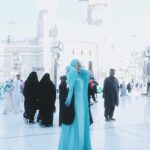 Janna Nick Instagram - 1. What I ate today ( Al Tazaj Fakieh BBQ Chicken ) 2. Lambat tak dapat masuk dalam masjid 3. Tunggu Dini 4. Best jubah from @needleworkskl 5. Jumpa dah dini 6. Ajak pergi al-baik 7. Jenuh dah 2 hari beratur..tak dapat jugak ayam. Bye Mecca, Saudi Arabia
