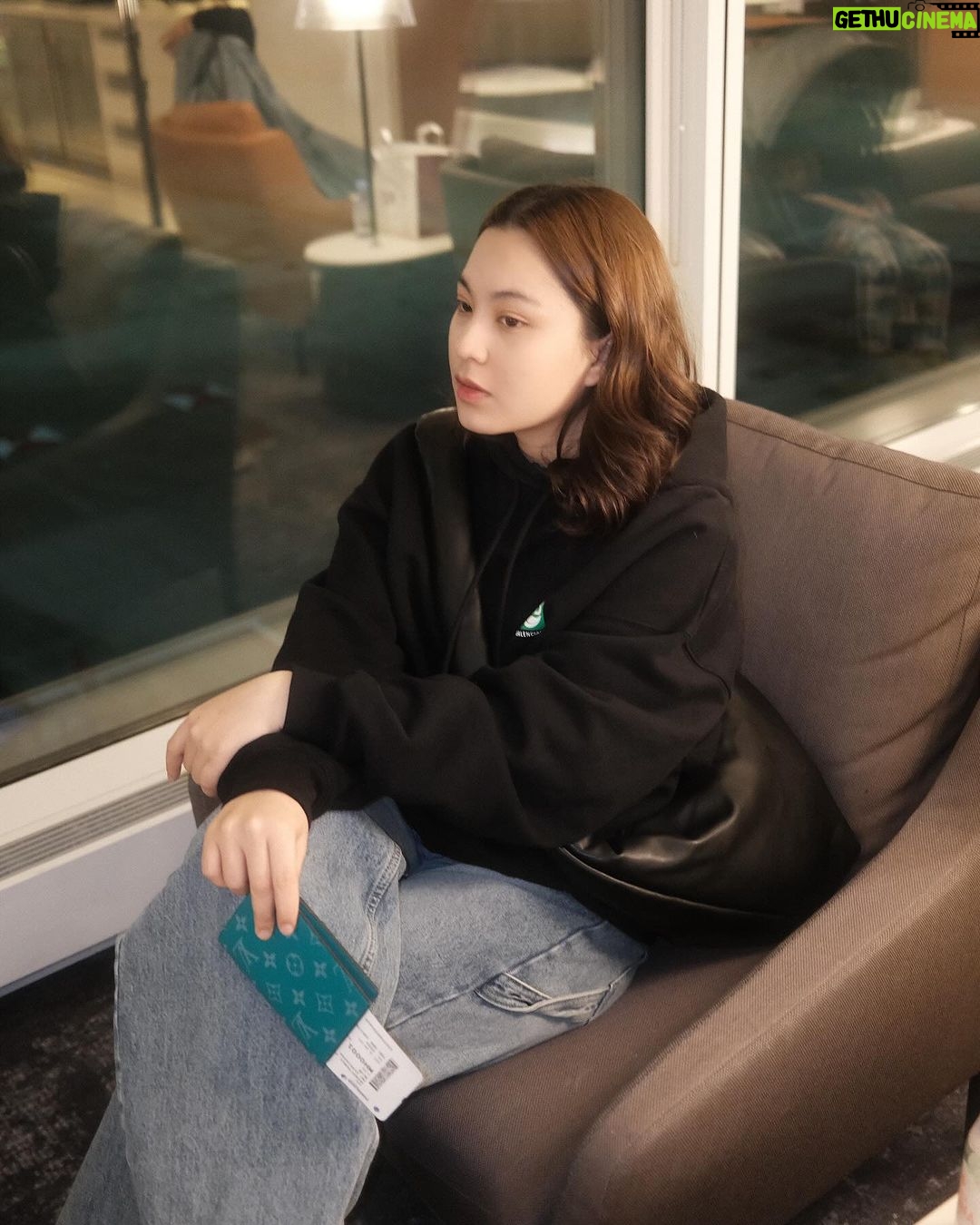 Janna Nick Instagram - After a month of travelling We’re back in KL! Tak sabar nak jumpa & perform untuk peminat di Singapore! Jumpa di @megaxpress 12th January 2024 Jam 9 malam! Heathrow International Airport,london