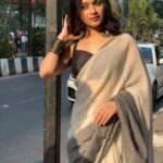 Jannat Zubair Rahmani Instagram - Proudly draped in my culture 🤍🤍 Styled by @anusoru 🤍